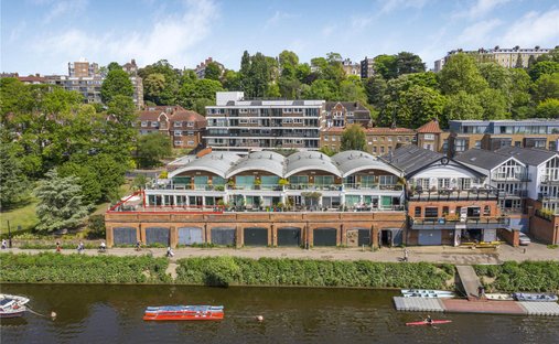 Apartment in Richmond Upon Thames, England 1