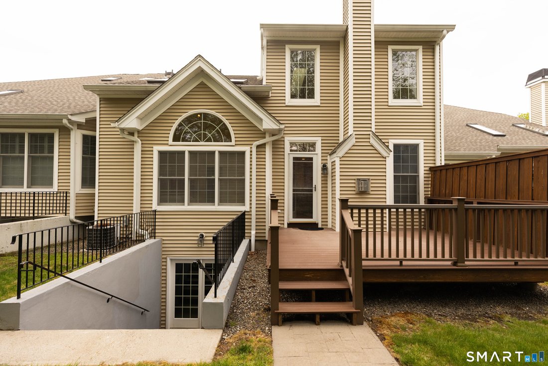 Condo in Trumbull, Connecticut, United States 4 - 17951477