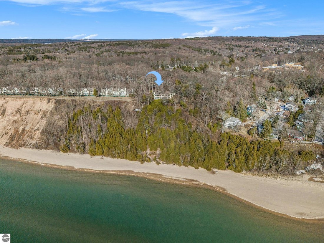 House in Frankfort, Michigan, United States 4 - 17953838