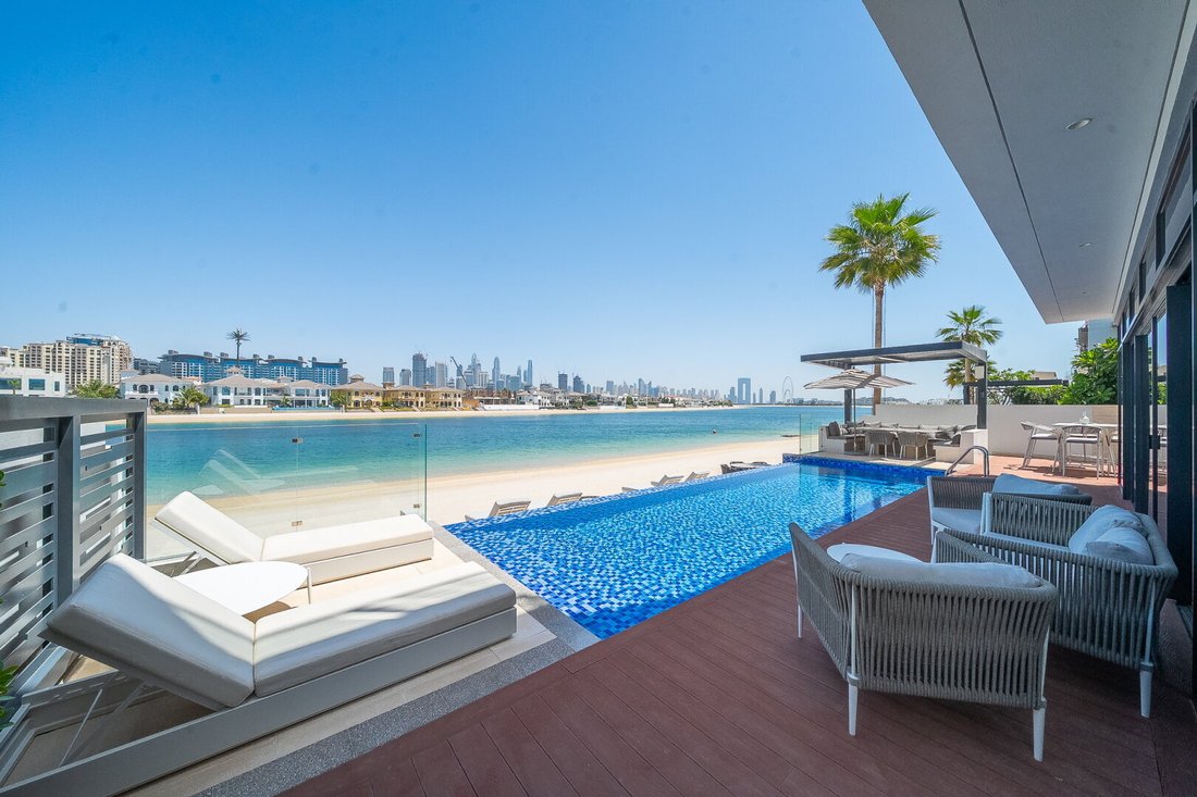 Villa in Palm Jumeirah, Dubai, United Arab Emirates 1 - 17947096
