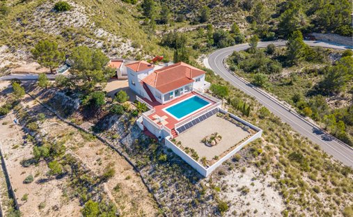 Villa in Aigues, Valencian Community, Spain 1