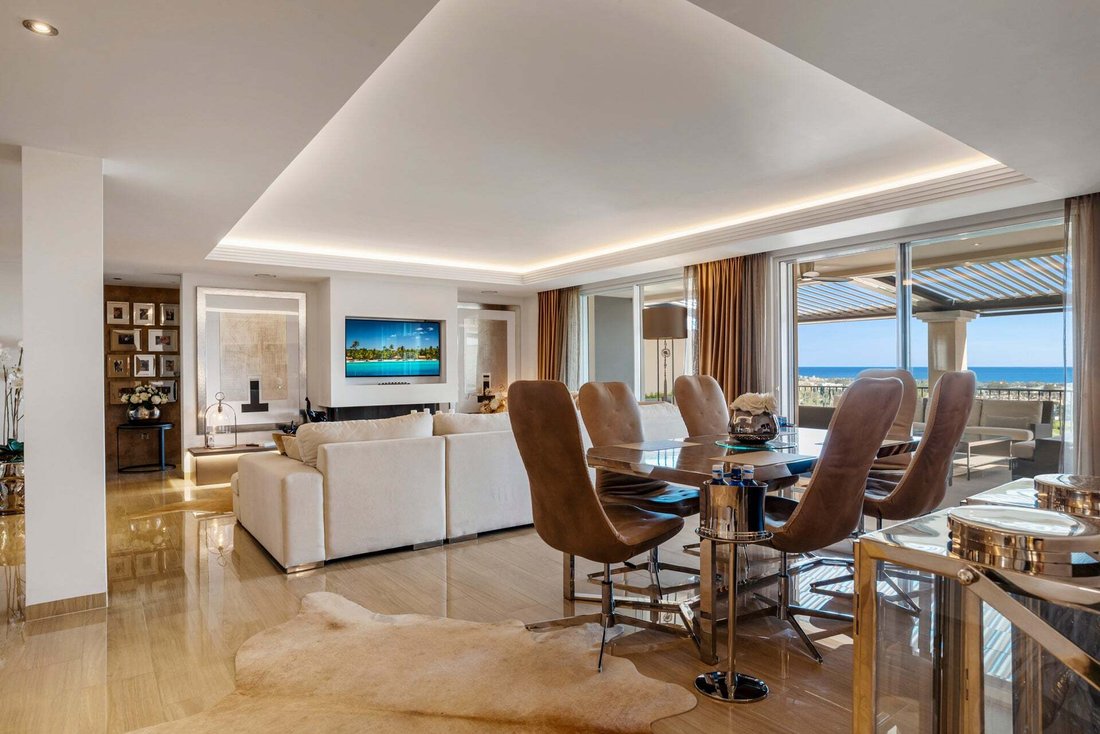 Apartment in Benahavis, Andalusia, Spain 4 - 17951512