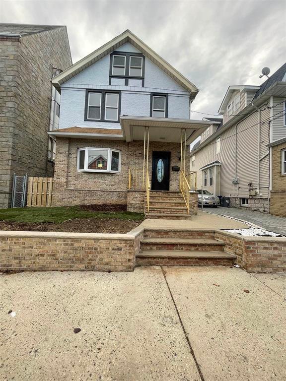 House in North Bergen, New Jersey, United States 1 - 17949835