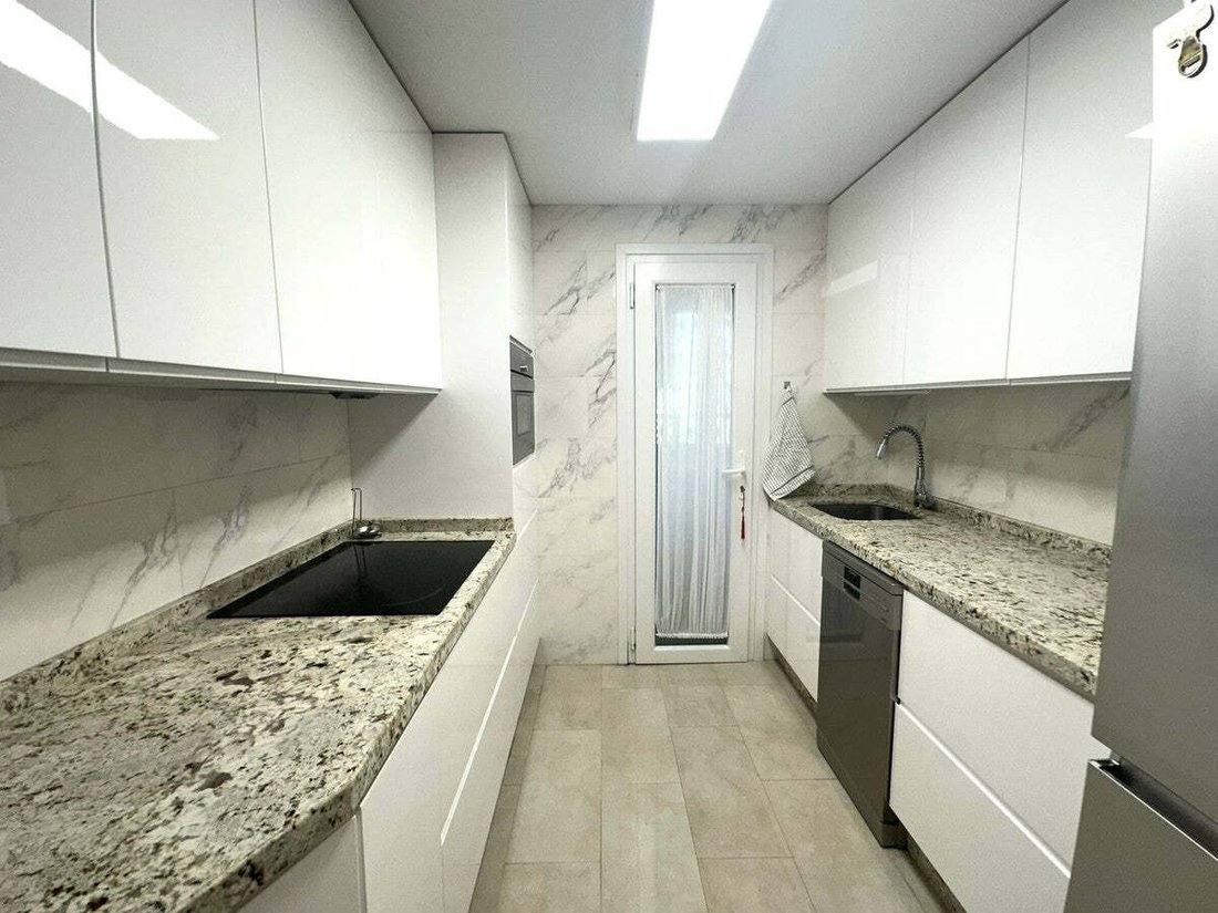 Apartment in Marbella, Andalusia, Spain 5 - 17955992