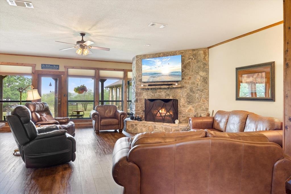Farm Ranch in Bluff Dale, Texas, United States 4 - 17952315
