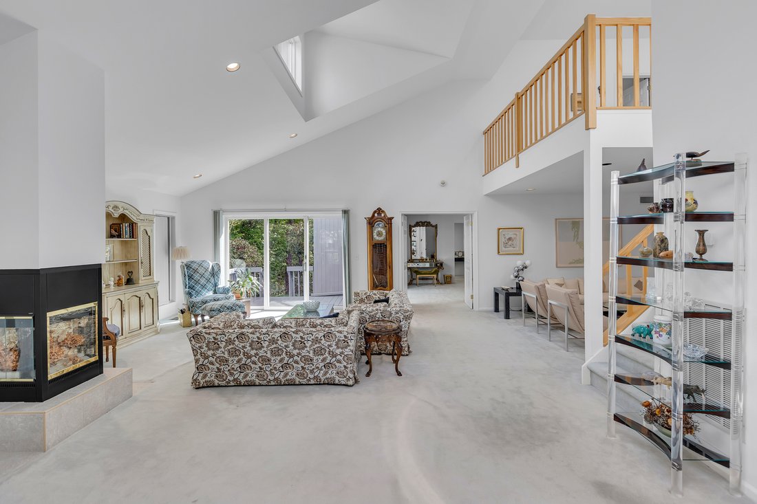 Condo in Northport, New York, United States 5 - 17930116
