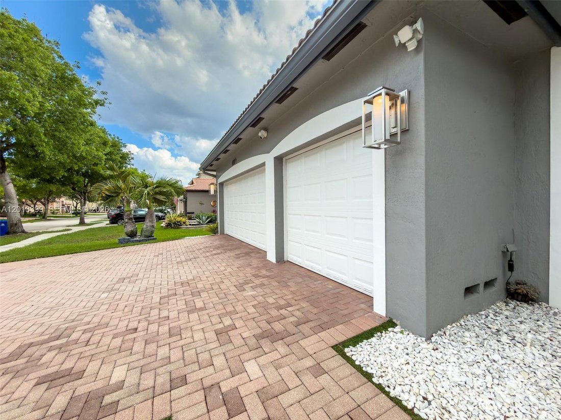 House in Miramar, Florida, United States 4 - 17855164