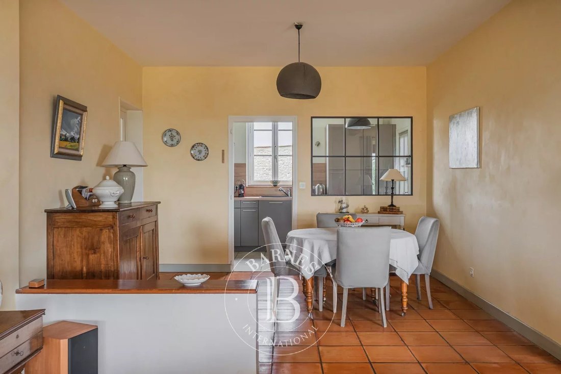 Finca en Maubec, Auvernia-Ródano-Alpes, Francia 3 - 16458720