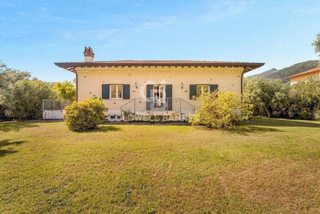 Villa in Seravezza, Tuscany, Italy 1 - 17955265
