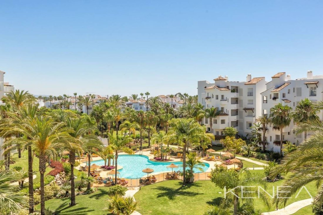Apartment in Cancelada, Estepona, Andalusia 5 - 17947502