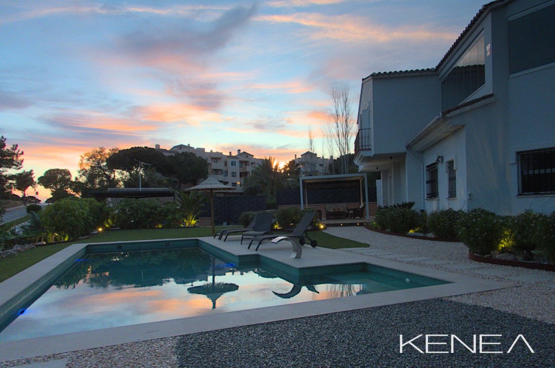 Villa in Elviria-Cabopino, Marbella, Spain 1 - 17947434