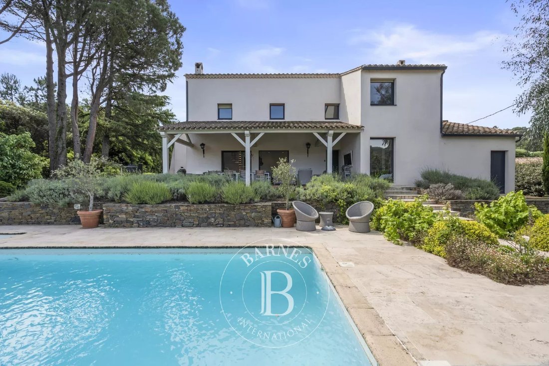 Villa in Le Plan-de-la-Tour, Provence-Alpes-Côte d'Azur, France 1 - 17947570