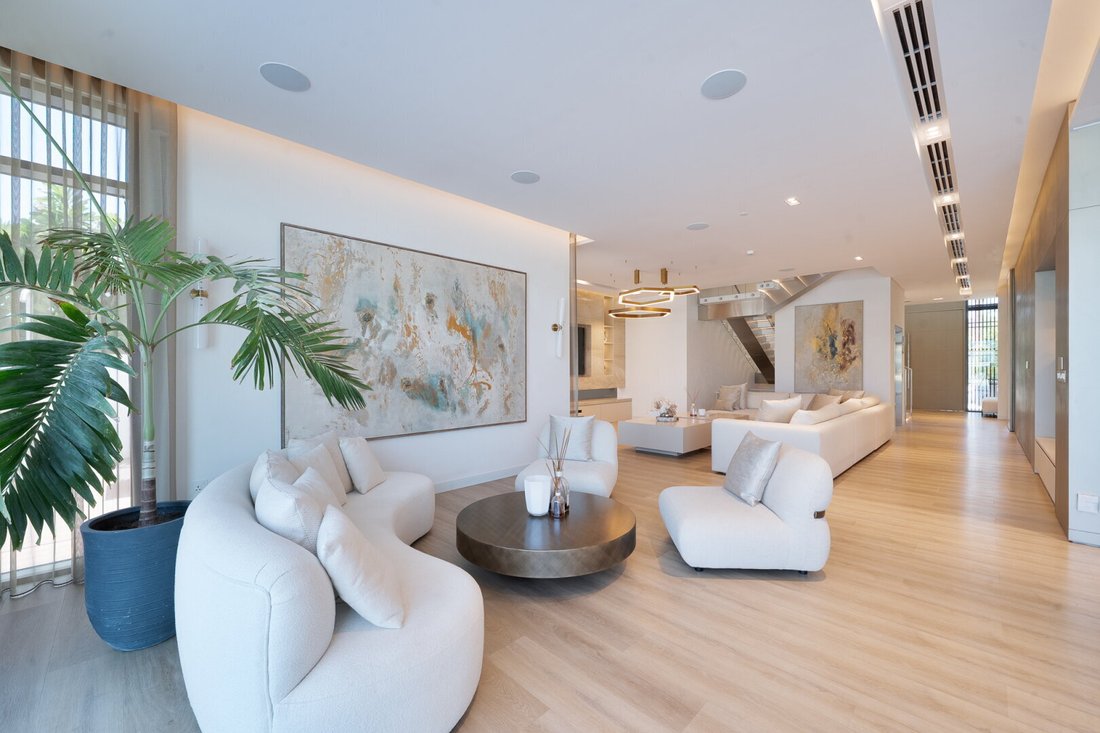 Villa in Palm Jumeirah, Dubai, United Arab Emirates 2 - 17947096