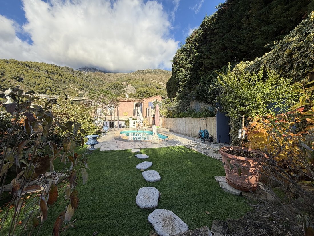 House in Menton, Provence-Alpes-Côte d'Azur, France 1 - 17954158