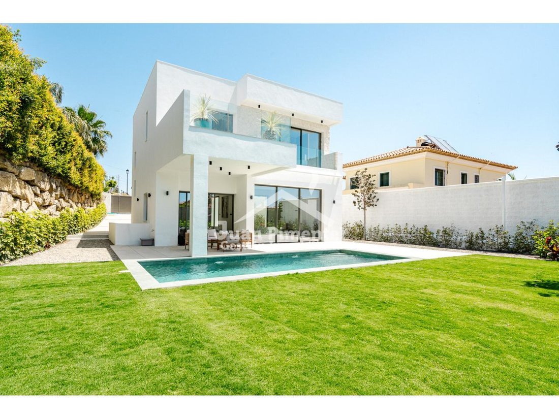 Chalet in Estepona, Andalusia, Spain 1 - 17947274