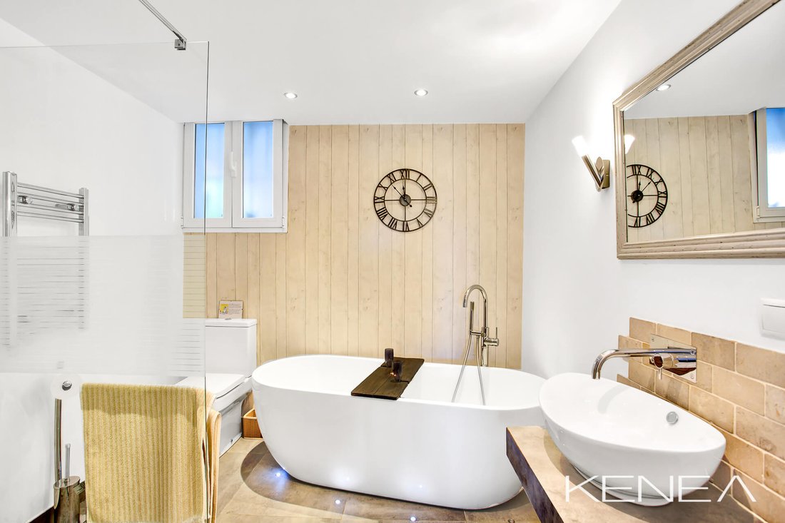 Chalet in Elviria-Cabopino, Marbella, Spain 2 - 17947287