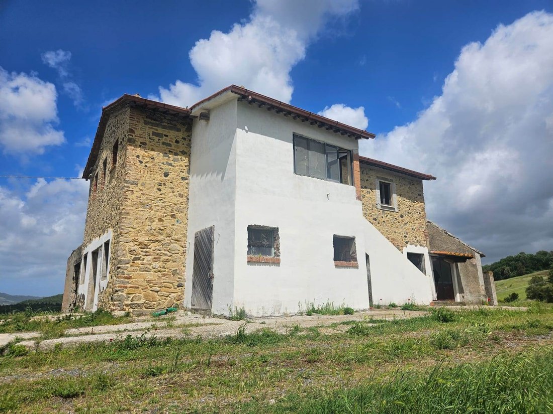 Castle in Lucolena in Chianti, Greve in Chianti, Tuscany 3 - 17925375