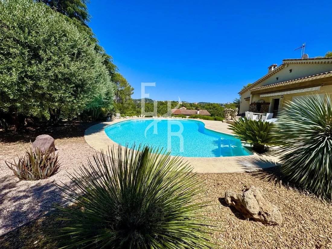 Villa in Mougins, Provence-Alpes-Côte d'Azur, France 4 - 17947128