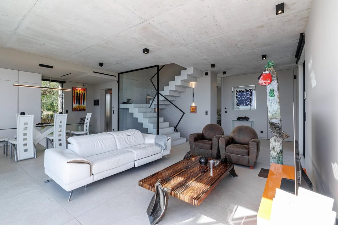 Villa in Nice, Provence-Alpes-Côte d'Azur, France 2 - 17948377
