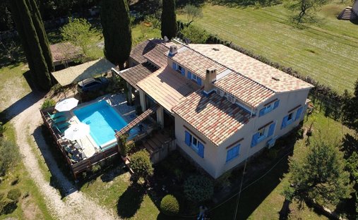Maison à Gonfaron, Provence-Alpes-Côte d'Azur, France 1