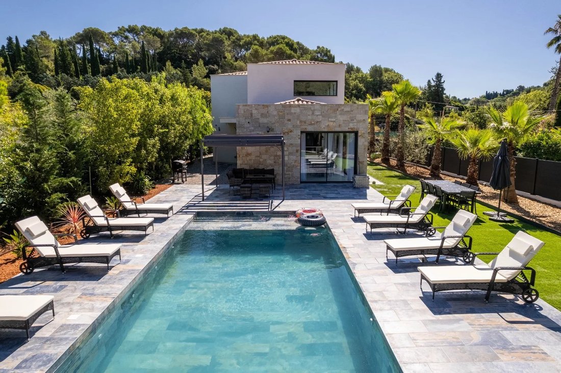 Villa in Mougins, Provence-Alpes-Côte d'Azur, France 2 - 17947440