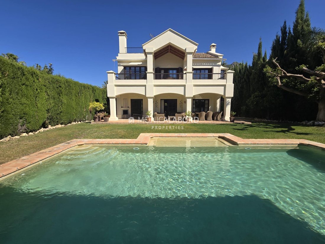 Villa in Sierra Blanca, Marbella, Spain 1 - 17947252