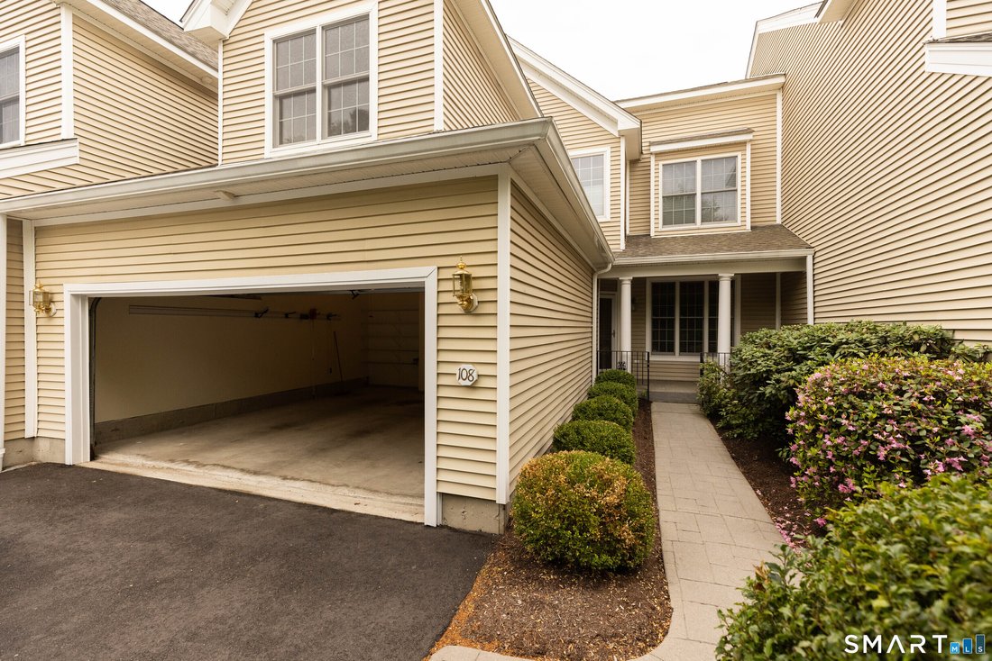 Condo in Trumbull, Connecticut, United States 2 - 17951477