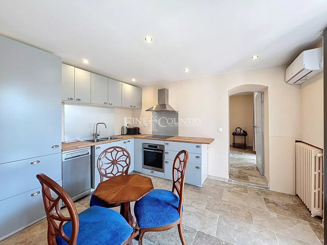 Villa in Grasse, Provence-Alpes-Côte d'Azur, France 4 - 17948612