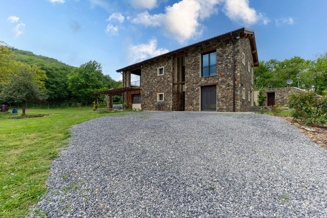 Villa in Cairo Montenotte, Liguria, Italy 3 - 17955246