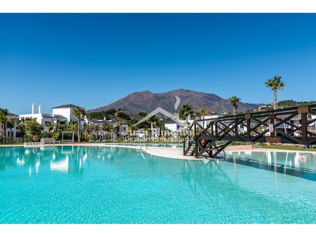 Apartment in Estepona, Andalusia, Spain 2 - 17947508