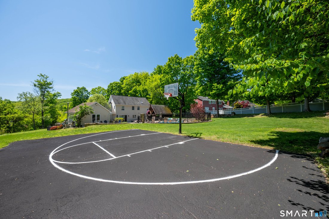 House in Danbury, Connecticut, United States 3 - 17869924