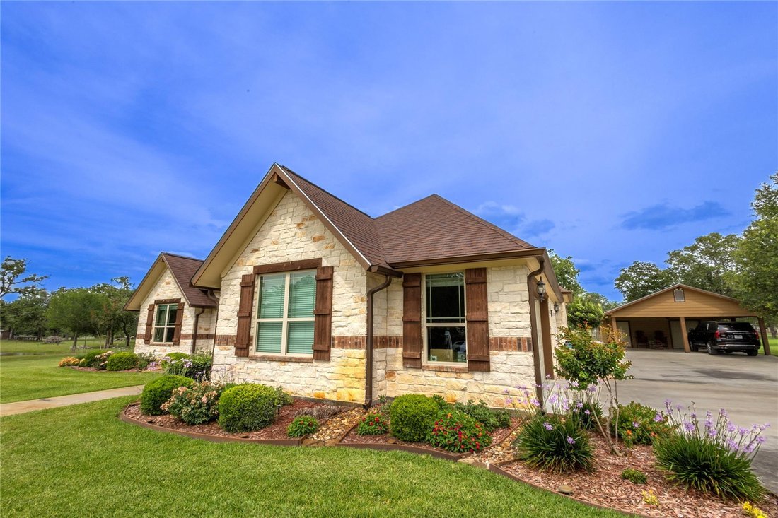 House in Hallettsville, Texas, United States 2 - 17935055