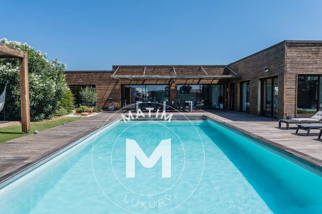 Villa in Lecci, Corsica, France 1 - 17953627