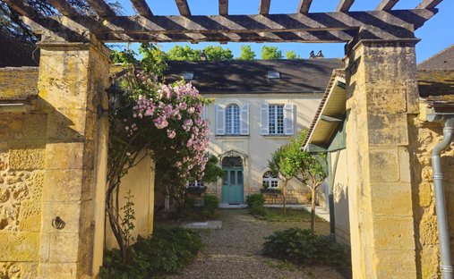 House in Lanquais, Nouvelle-Aquitaine, France 1