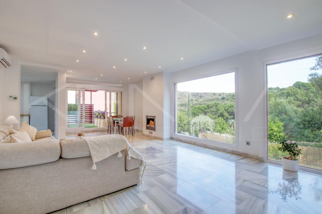 Chalet in Benahavis, Andalusia, Spain 1 - 17947337