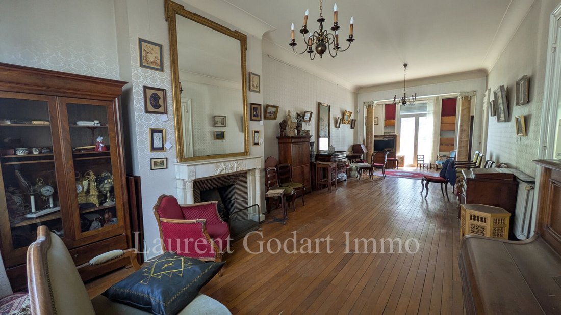 Villa in Capucins-Saint Michel-Nansouty-Saint Genès, Bordeaux, France 1 - 17954611