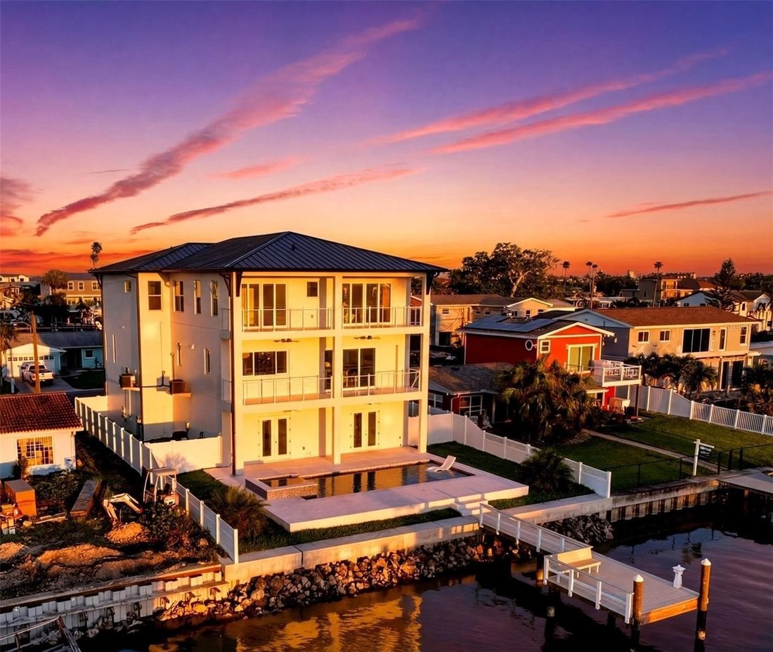 House in Madeira Beach, Florida, United States 1 - 17955317
