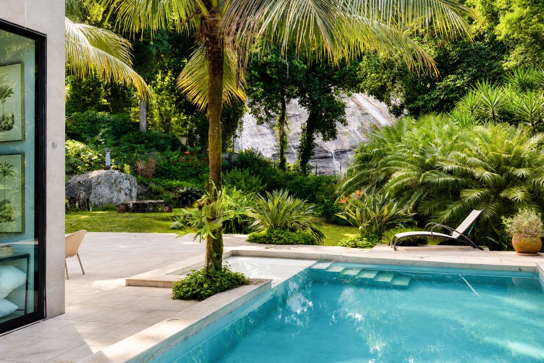 Villa in Rio de Janeiro, State of Rio de Janeiro, Brazil 2 - 10449691
