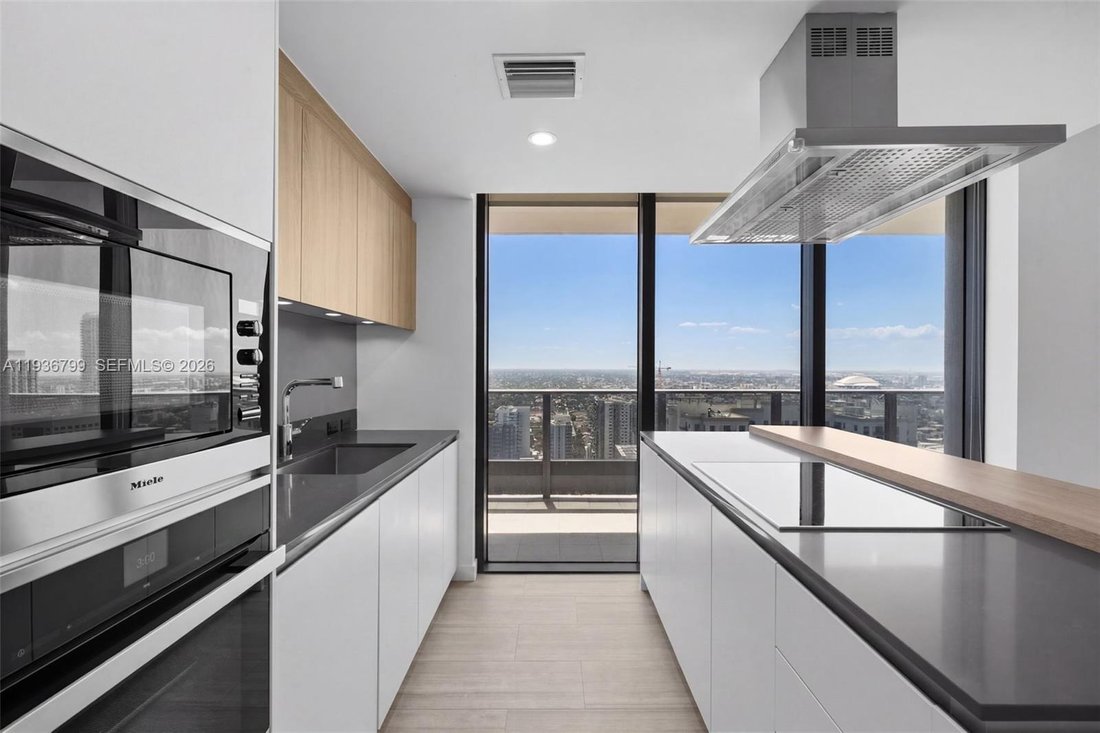Condo in Miami, Florida, United States 5 - 16873397