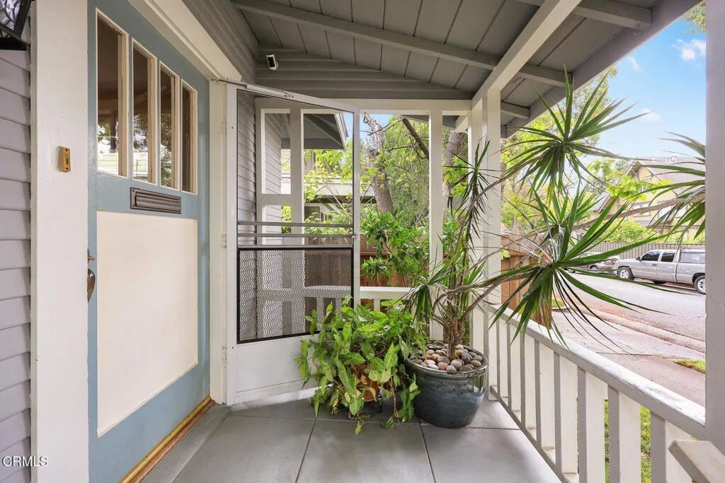 South Pasadena, California, United States 5 - 17953193