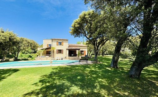 Estate in Grignan, Auvergne-Rhône-Alpes, France 1