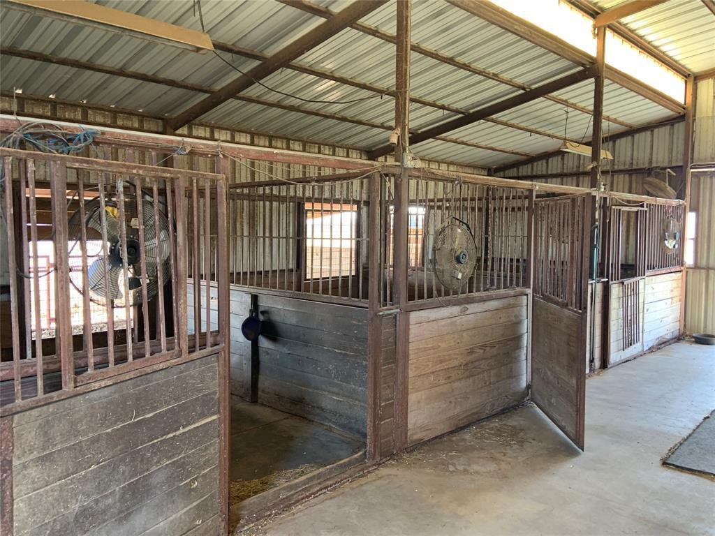 Farm Ranch in Ponder, Texas, United States 3 - 17952450