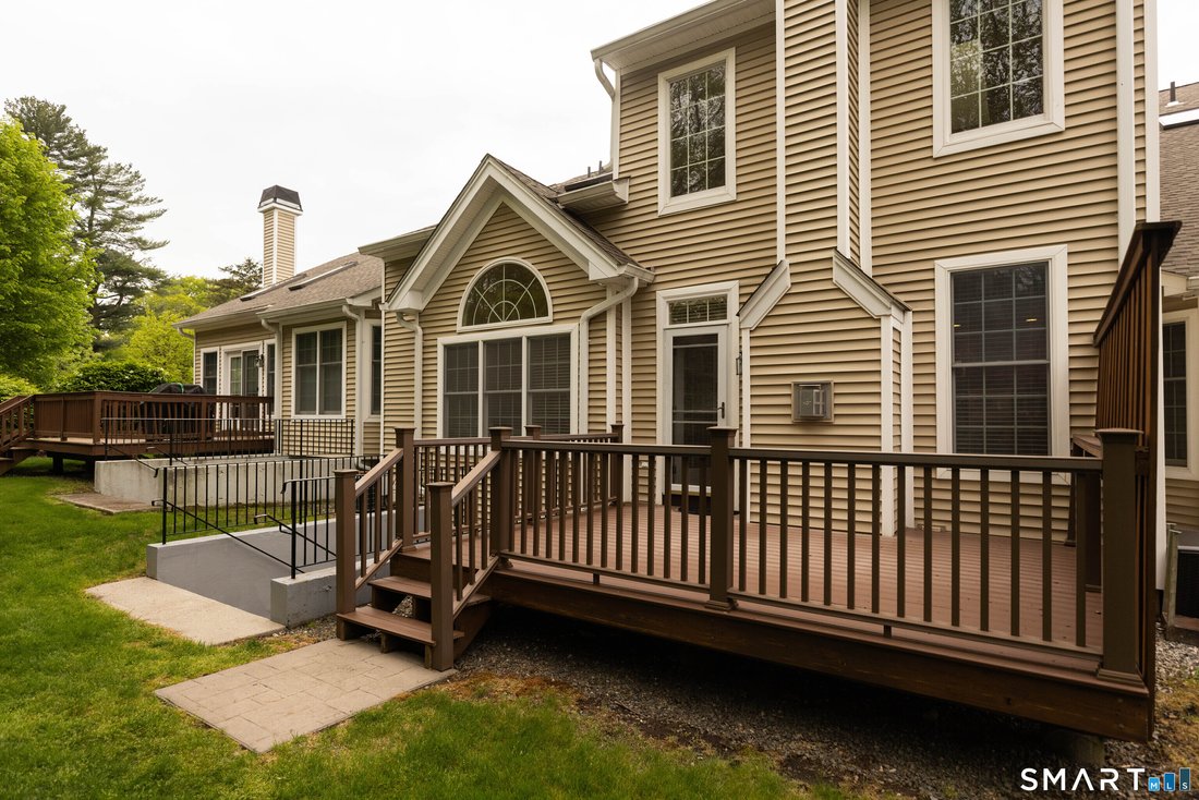 Condo in Trumbull, Connecticut, United States 3 - 17951477