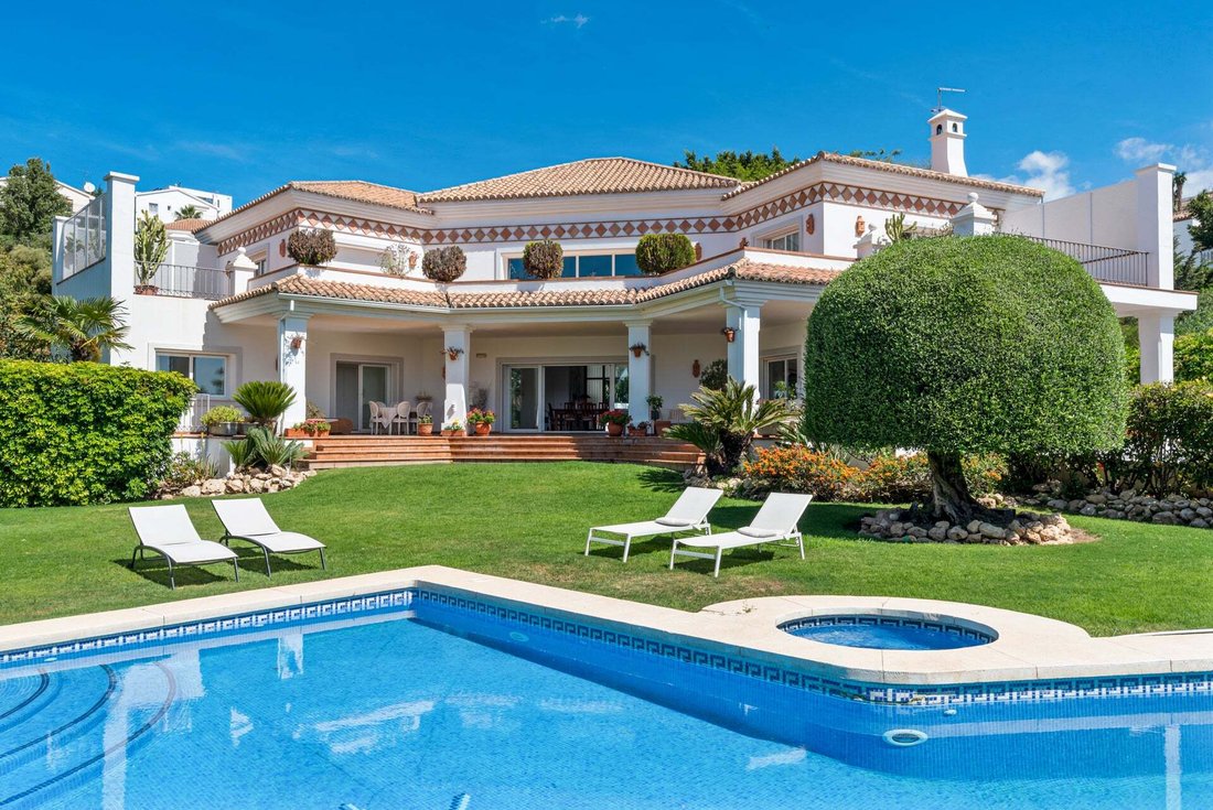 Villa in Estepona, Andalusia, Spain 1 - 17947276