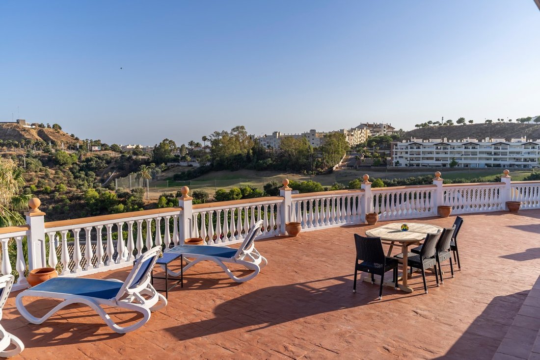 Villa in Benalmadena, Andalusia, Spain 2 - 17947479
