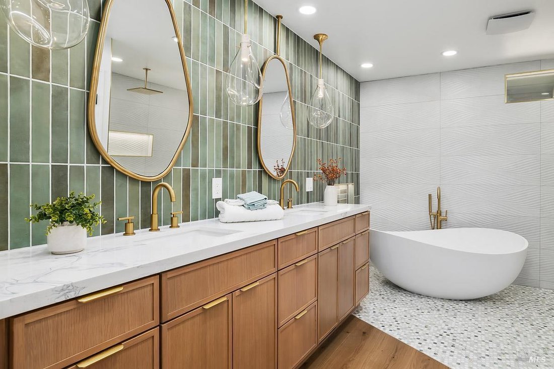 House in Novato, California, United States 4 - 17950708