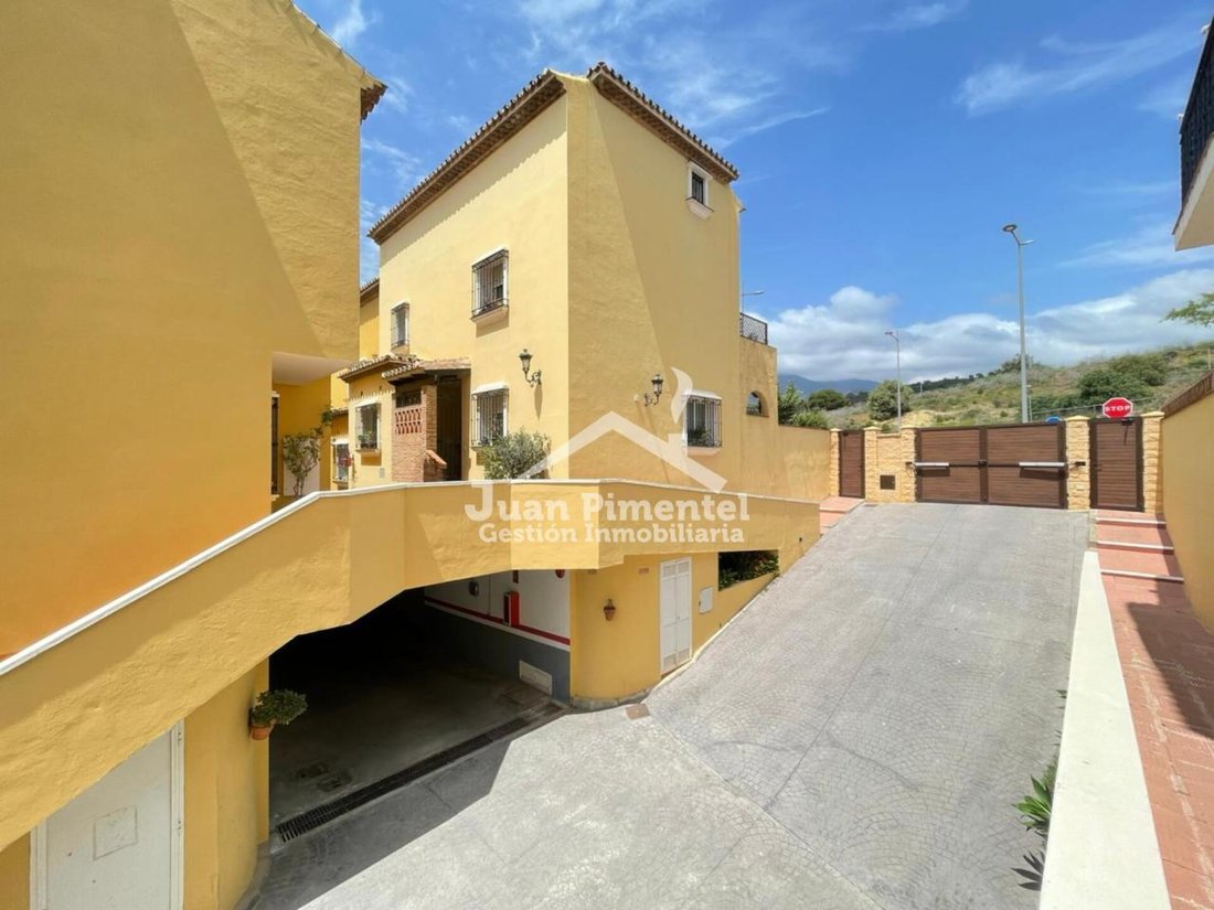 House in Estepona, Andalusia, Spain 3 - 17947421