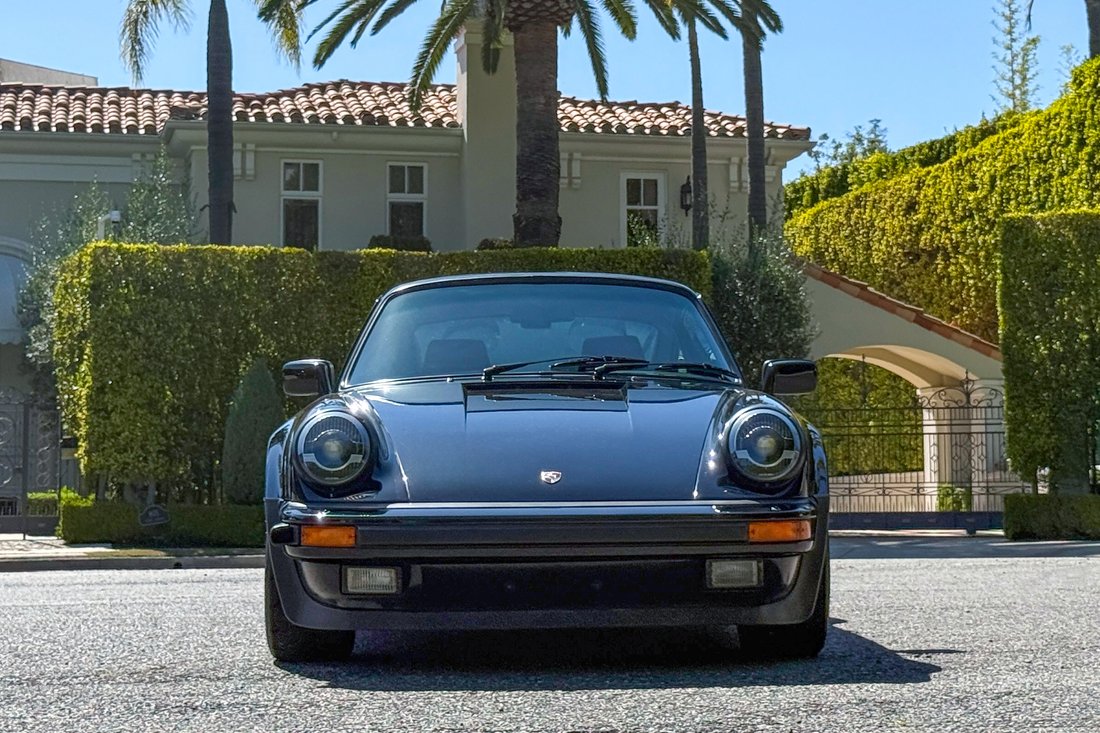Coupe in West Hollywood, CA, United States 2 - 17948296