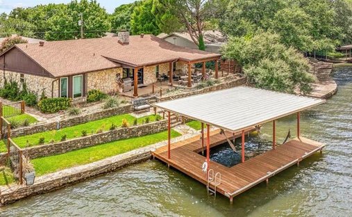 House in Granbury, Texas, United States 1