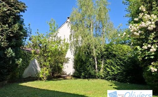 House in Toussus-le-Noble, Ile-de-France, France 1